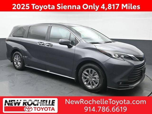 2025 Toyota Sienna XLE — Minivan — 4,817 mi — New Rochelle, NY