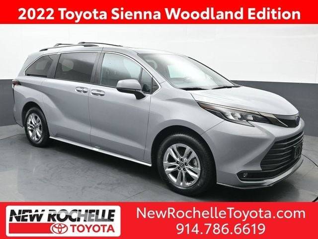 2022 Toyota Sienna XLE Woodland Edition — Minivan — 53,667 mi — New Rochelle, NY