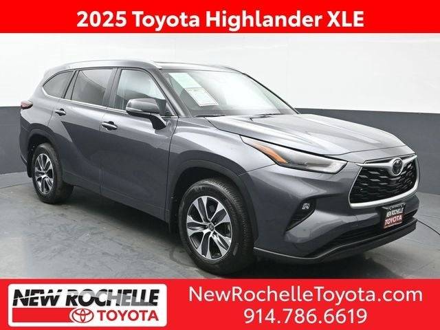 2025 Toyota Highlander XLE — SUV — 13,633 mi — New Rochelle, NY