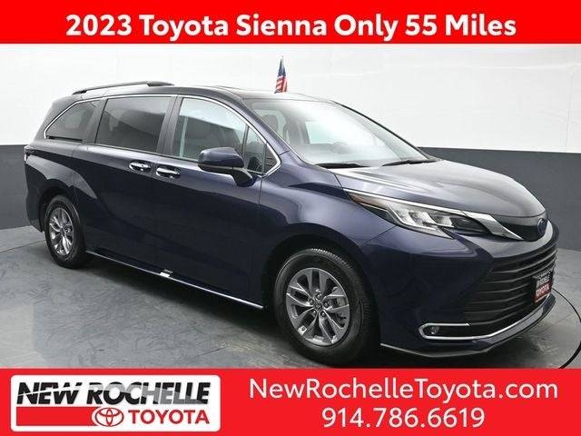 2023 Toyota Sienna XLE — Minivan — 15 mi — New Rochelle, NY