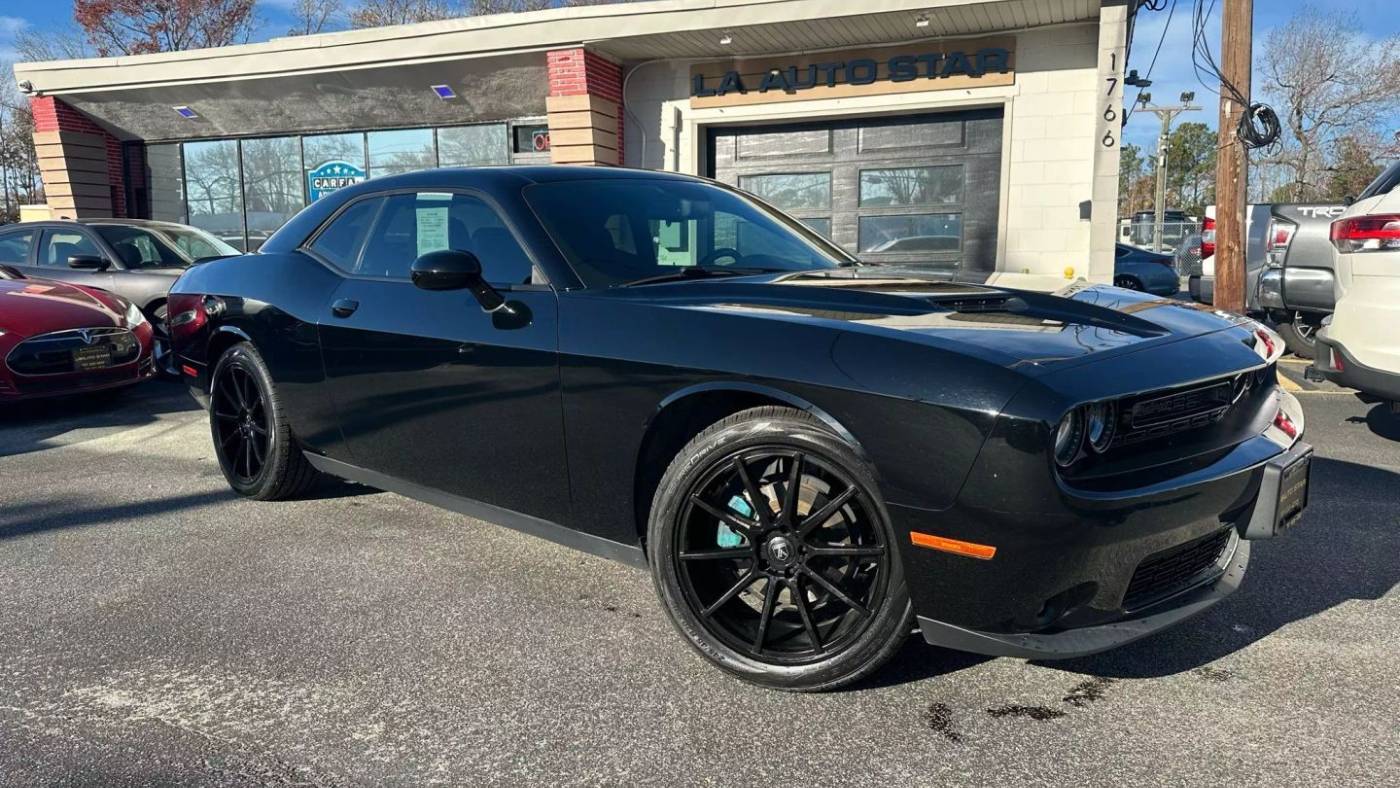 2020 Dodge Challenger SXT — Coupe — 53,929 mi — Virginia Beach, VA