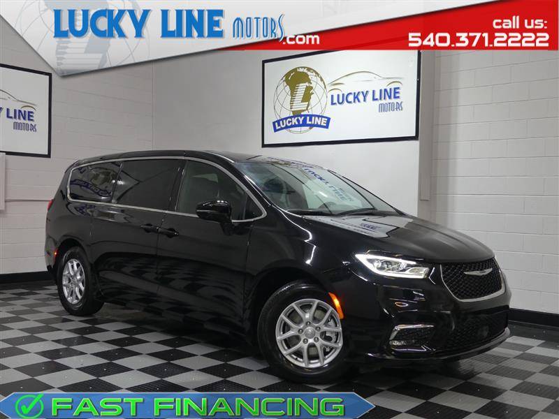 2025 Chrysler Pacifica Select — Minivan — 487 mi — Fredericksburg, VA