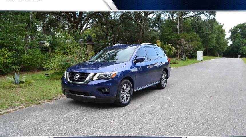 2017 Nissan Pathfinder SV