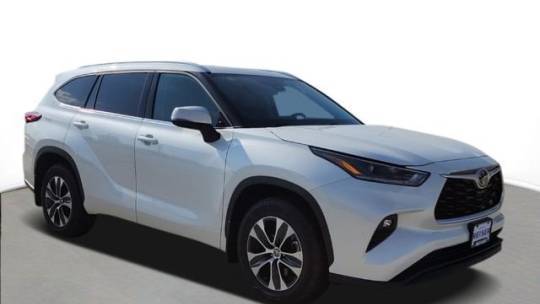 2021 Toyota Highlander XLE — SUV — 57,106 mi — Milwaukee, WI