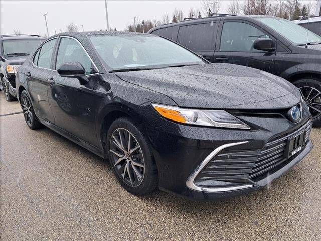 2022 Toyota Camry Hybrid XLE — Sedan — 15,866 mi — Milwaukee, WI