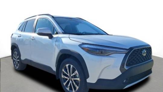 2024 Toyota Corolla Cross XLE — SUV — 12,689 mi — Milwaukee, WI