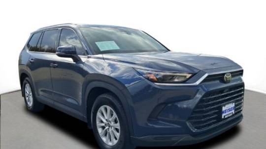 2024 Toyota Grand Highlander XLE — SUV — 24,534 mi — Milwaukee, WI