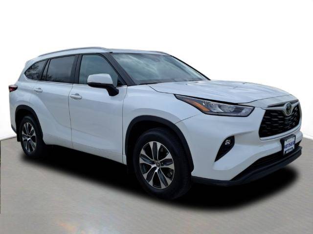 2023 Toyota Highlander XLE — SUV — 14,598 mi — Milwaukee, WI