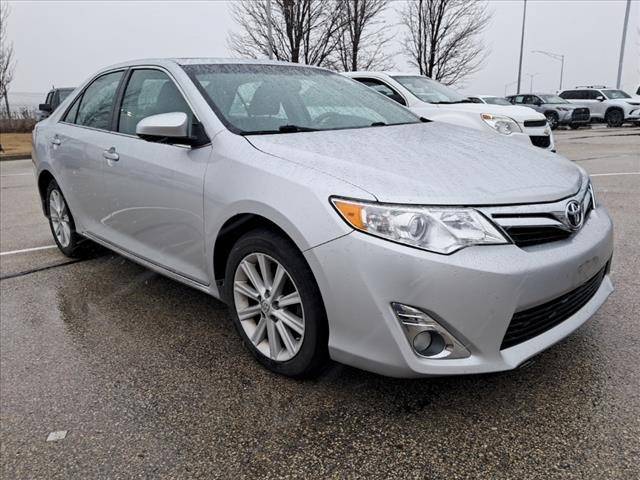 2014 Toyota Camry SE V6 — Sedan — 111,720 mi — Milwaukee, WI