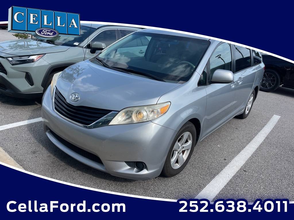 2014 Toyota Sienna LE — Minivan — 128,598 mi — New Bern, NC