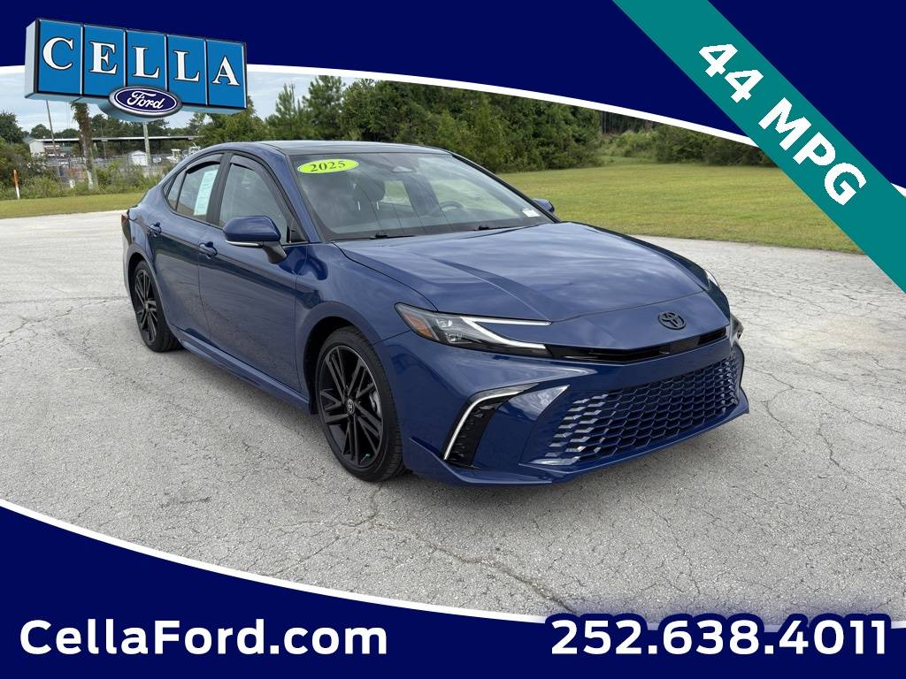 2025 Toyota Camry Hybrid XSE — Sedan — 18,288 mi — New Bern, NC