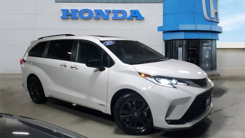 2021 Toyota Sienna XSE — Minivan — 31,844 mi — Chicago, IL