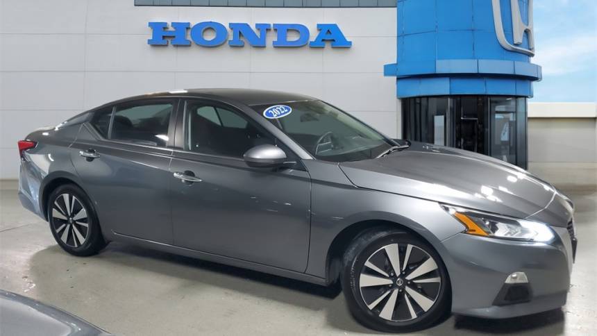 2022 Nissan Altima SV — Sedan — 60,565 mi — Chicago, IL