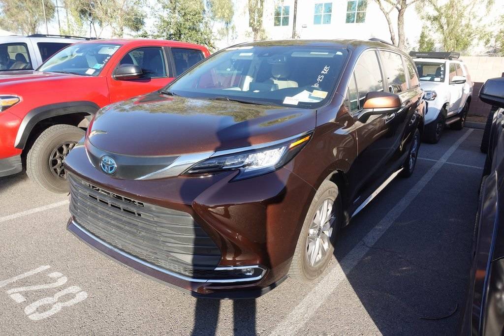 2021 Toyota Sienna XLE — Minivan — 98,553 mi — Henderson, NV