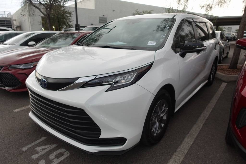 2023 Toyota Sienna LE — Minivan — 47,462 mi — Henderson, NV