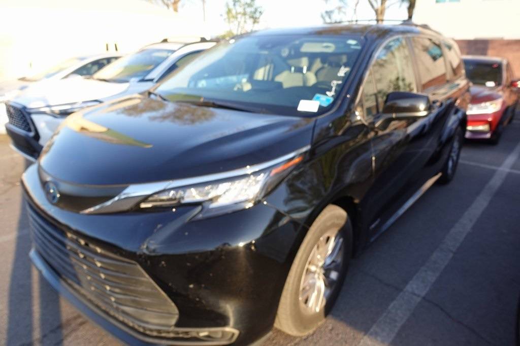 2021 Toyota Sienna LE — Minivan — 70,874 mi — Henderson, NV