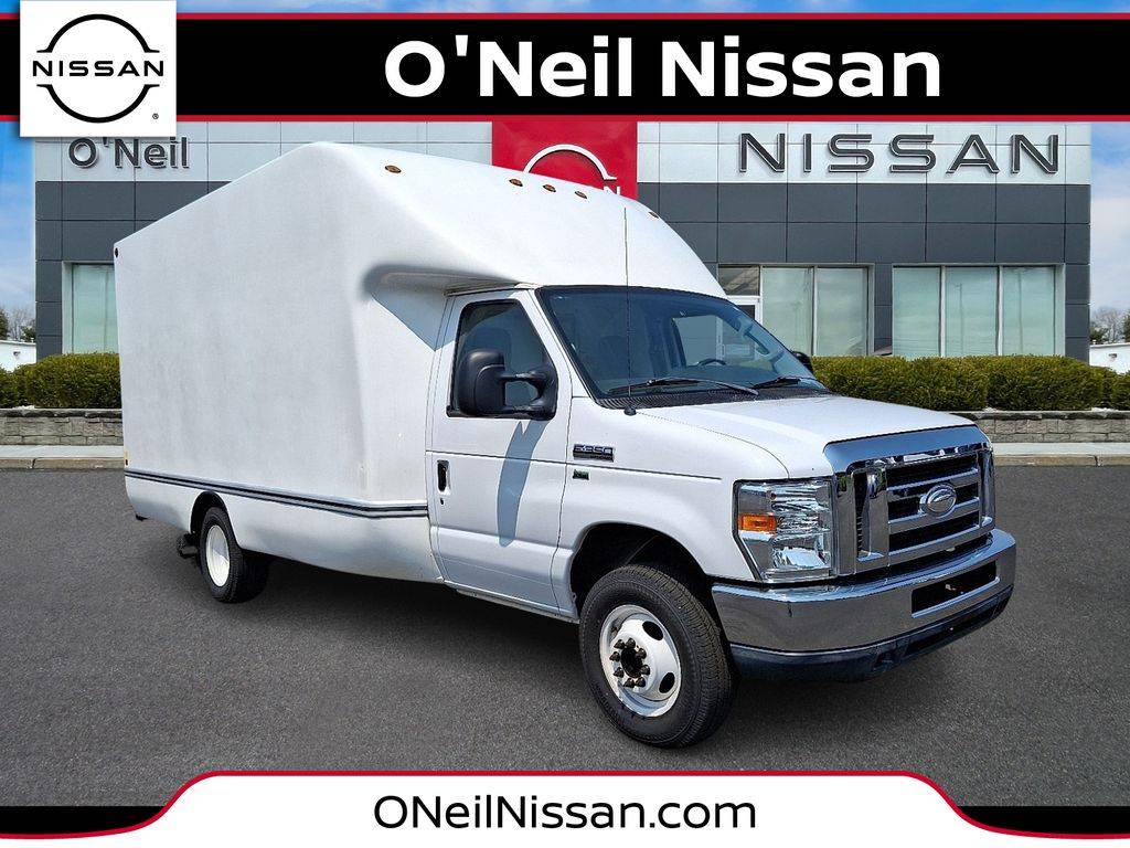 2014 Ford Econoline Commercial Cutaway E-350 — Chassis Cab Truck — 67,808 mi — Warminster, PA