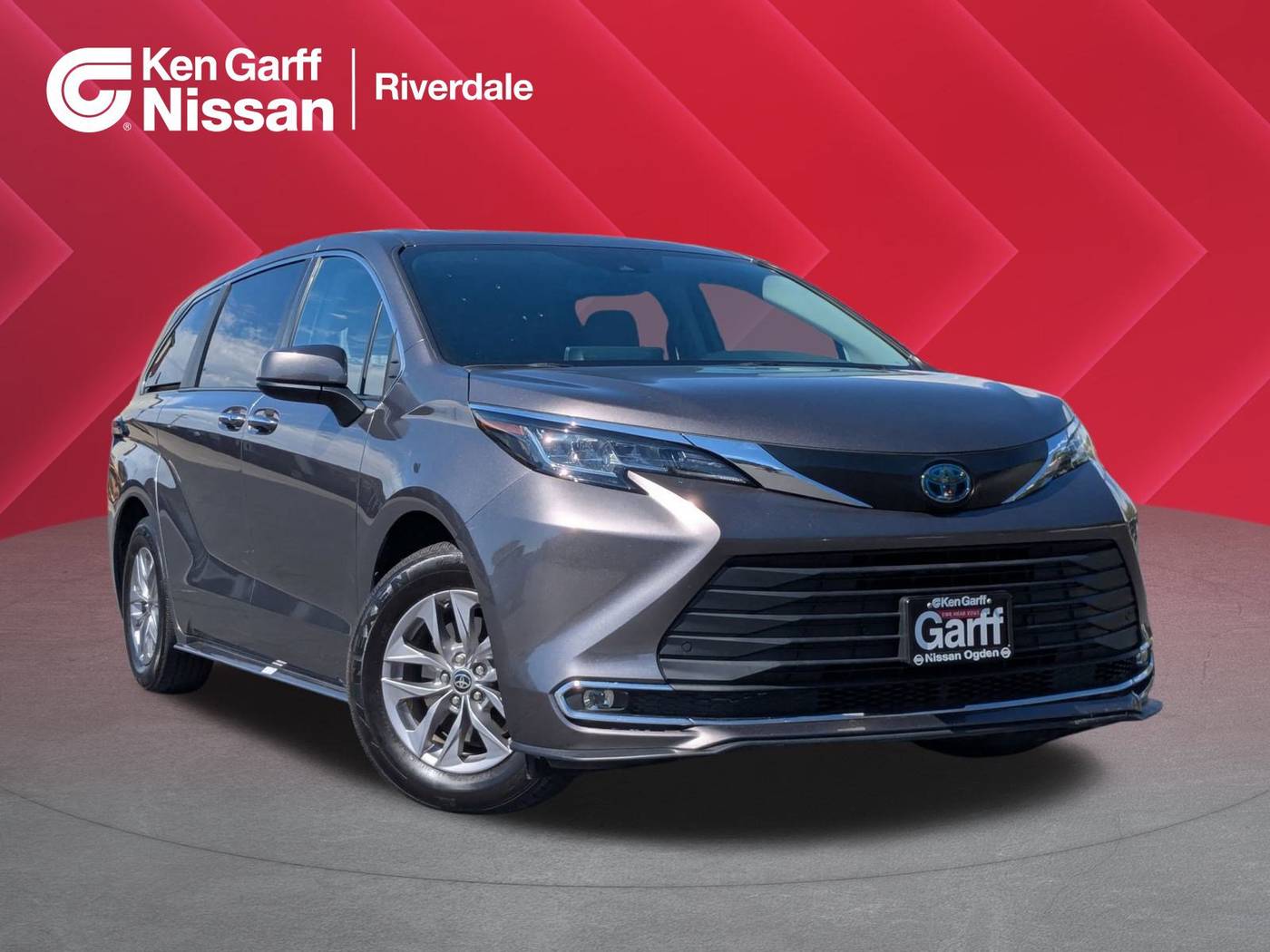 2022 Toyota Sienna XLE — Minivan — 46,795 mi — Ogden, UT