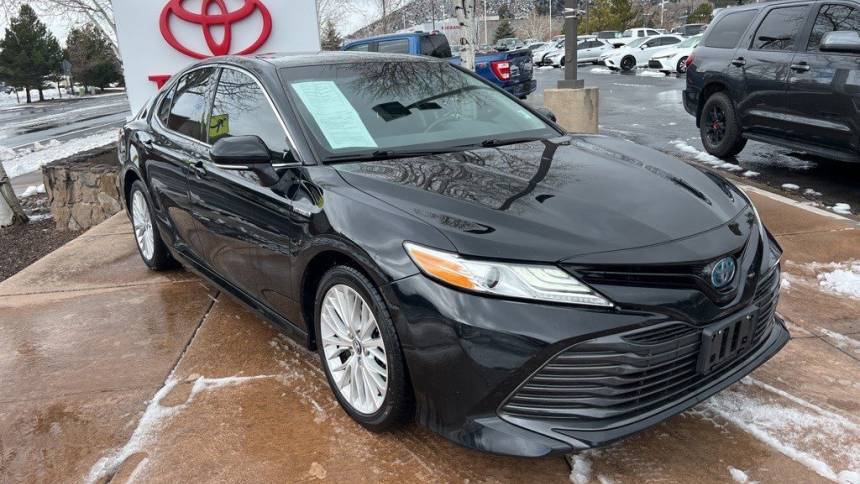 2019 Toyota Camry Hybrid XLE — Sedan — 111,697 mi — Flagstaff, AZ
