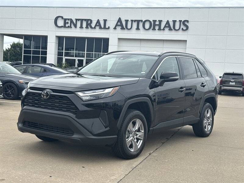 2025 Toyota RAV4 XLE — SUV — 33 mi — Dallas, TX