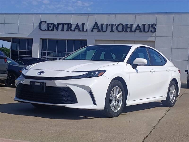 2025 Toyota Camry LE — Sedan — 13,380 mi — Dallas, TX