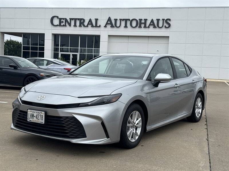 2025 Toyota Camry LE — Sedan — 24,172 mi — Dallas, TX