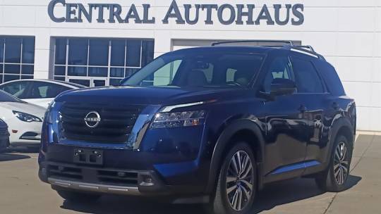 2022 Nissan Pathfinder Platinum — SUV — 21,861 mi — Dallas, TX