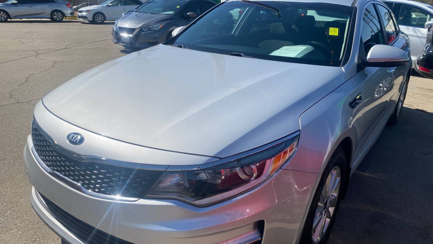 2016 Kia Optima LX — Sedan — 77,610 mi — Bakersfield, CA