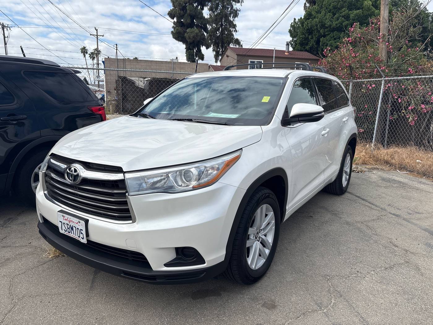2016 Toyota Highlander LE Plus — SUV — 100,748 mi — Bakersfield, CA