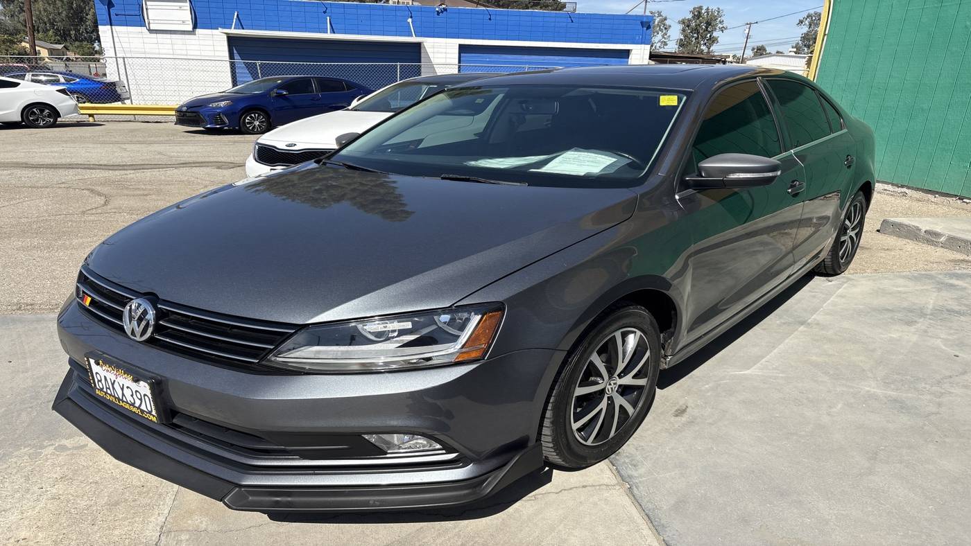 2017 Volkswagen Jetta 1.4T SE — Sedan — 56,793 mi — Bakersfield, CA