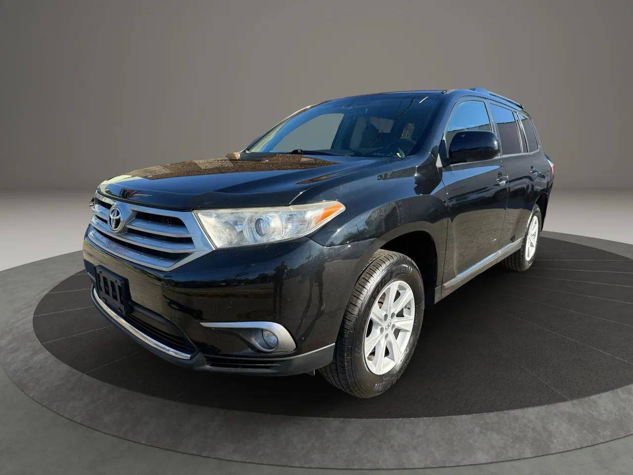 2013 Toyota Highlander Plus V6 — SUV — 130,361 mi — Garfield, NJ