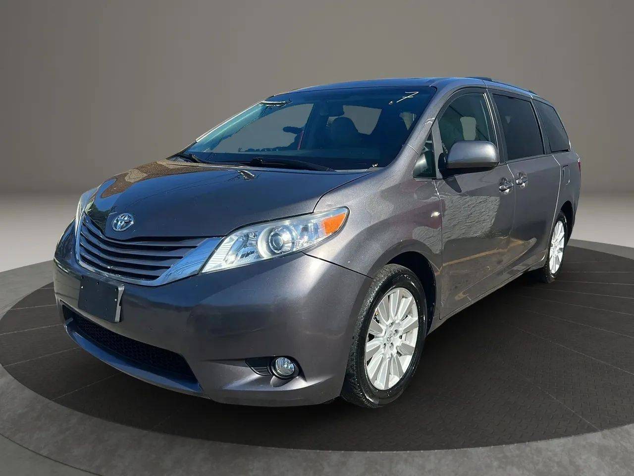 2017 Toyota Sienna XLE — Minivan — 96,144 mi — Garfield, NJ