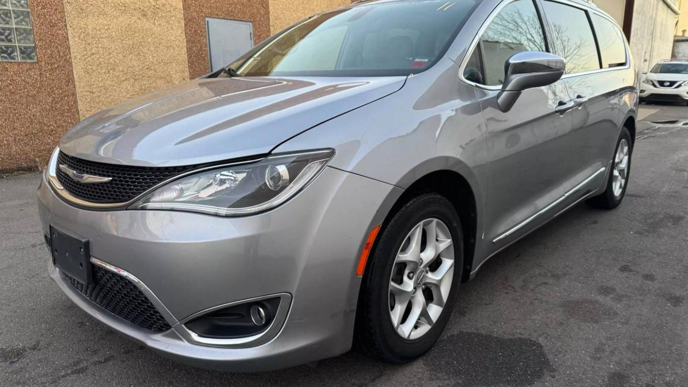 2020 Chrysler Pacifica Limited — Minivan — 123,485 mi — Garfield, NJ