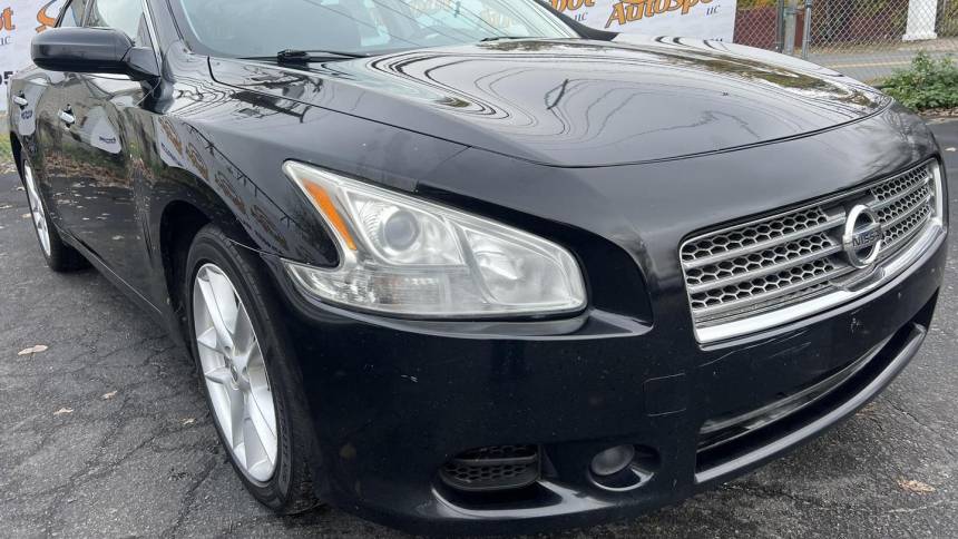 used 2009 maxima