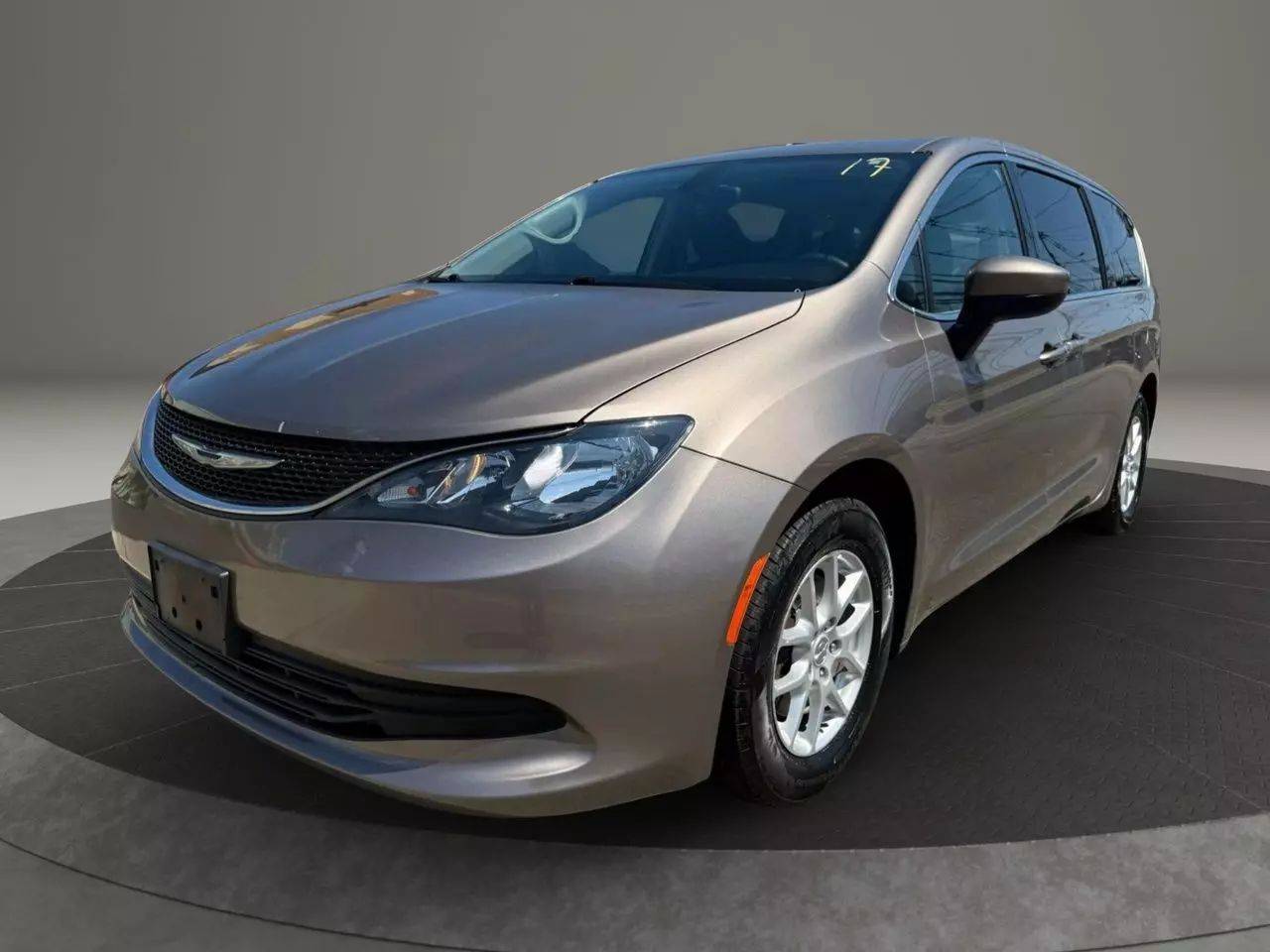 2017 Chrysler Pacifica Touring — Minivan — 129,619 mi — Garfield, NJ