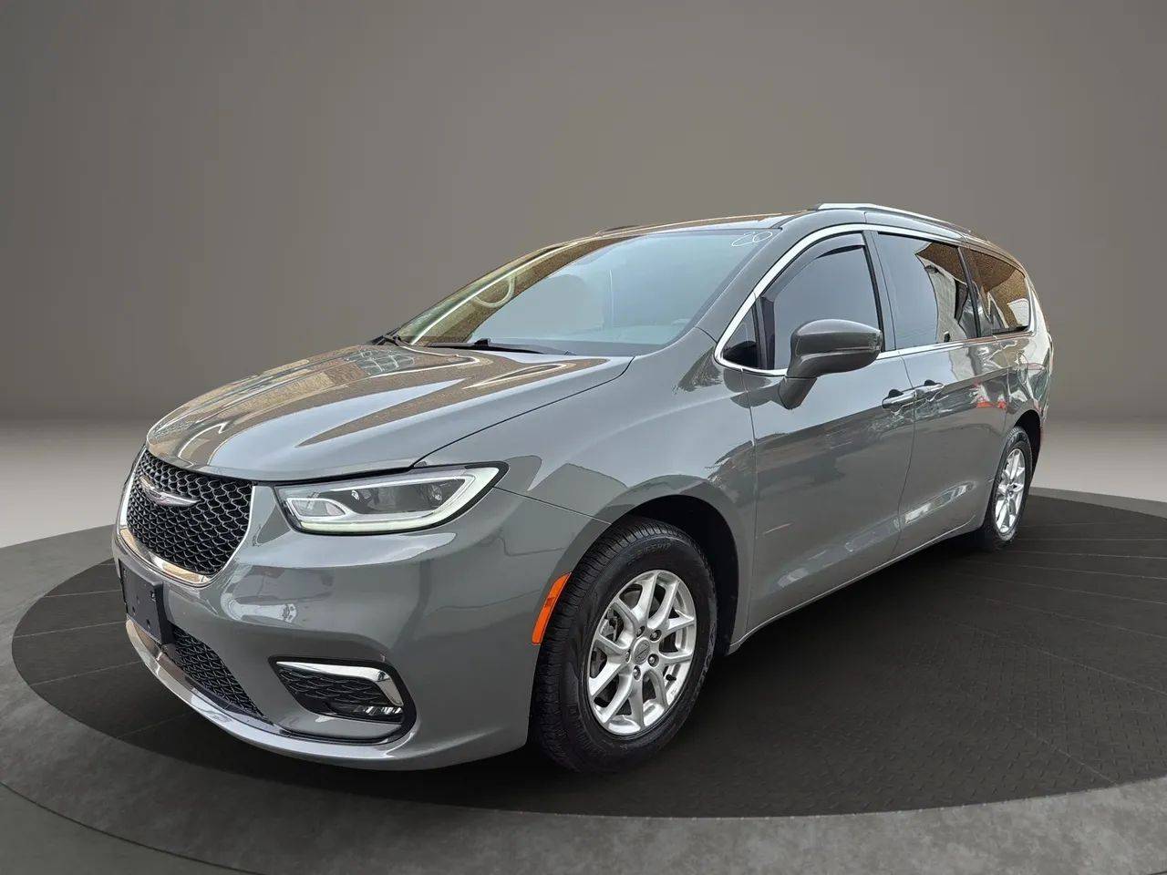 2021 Chrysler Pacifica Touring L — Minivan — 127,746 mi — Garfield, NJ