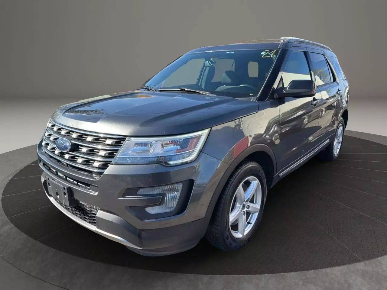2017 Ford Explorer XLT — SUV — 123,311 mi — Garfield, NJ