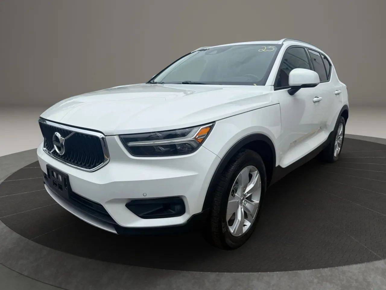 2022 Volvo XC40 Momentum — SUV — 98,517 mi — Garfield, NJ