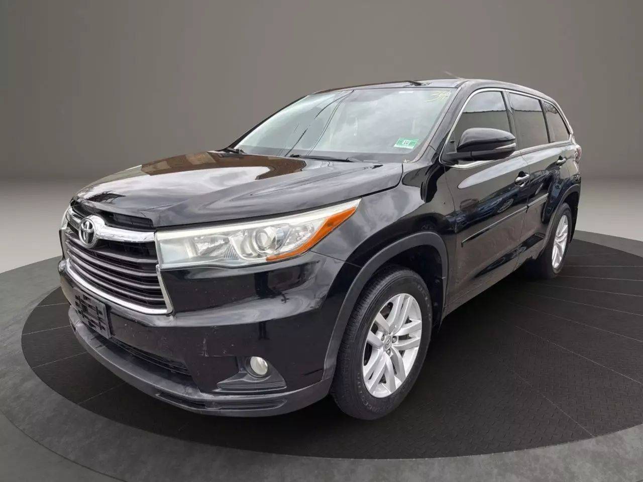 2016 Toyota Highlander LE V6 — SUV — 102,072 mi — Garfield, NJ