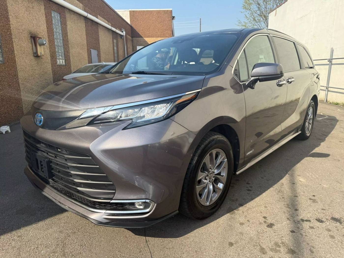 2021 Toyota Sienna XLE — Minivan — 108,192 mi — Garfield, NJ