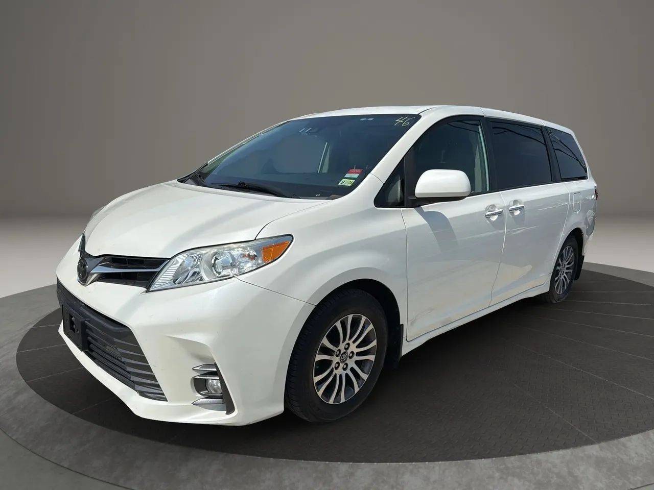 2019 Toyota Sienna XLE — Minivan — 109,641 mi — Garfield, NJ