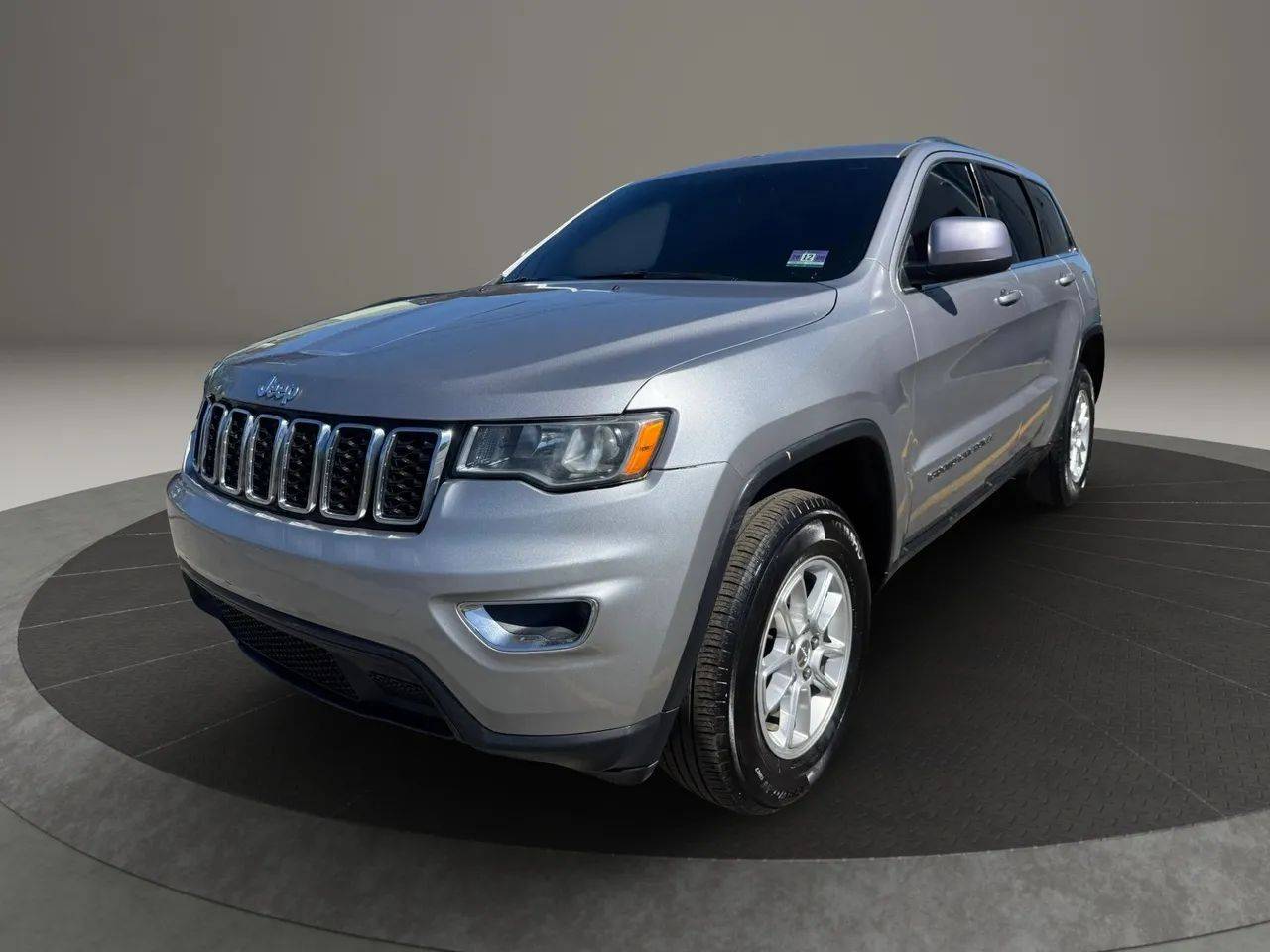 2019 Jeep Grand Cherokee Laredo E
