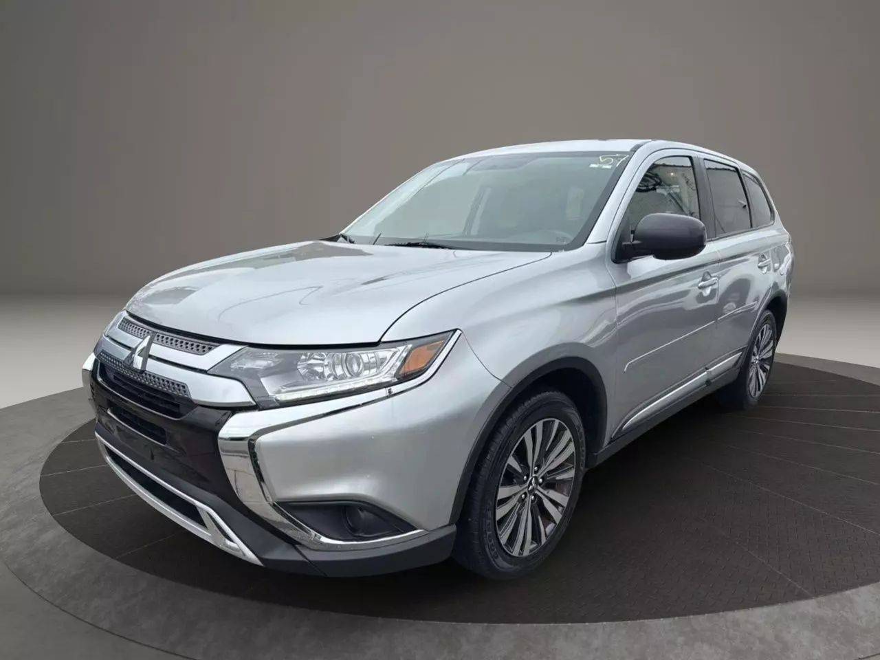 2019 Mitsubishi Outlander ES — SUV — 107,792 mi — Garfield, NJ