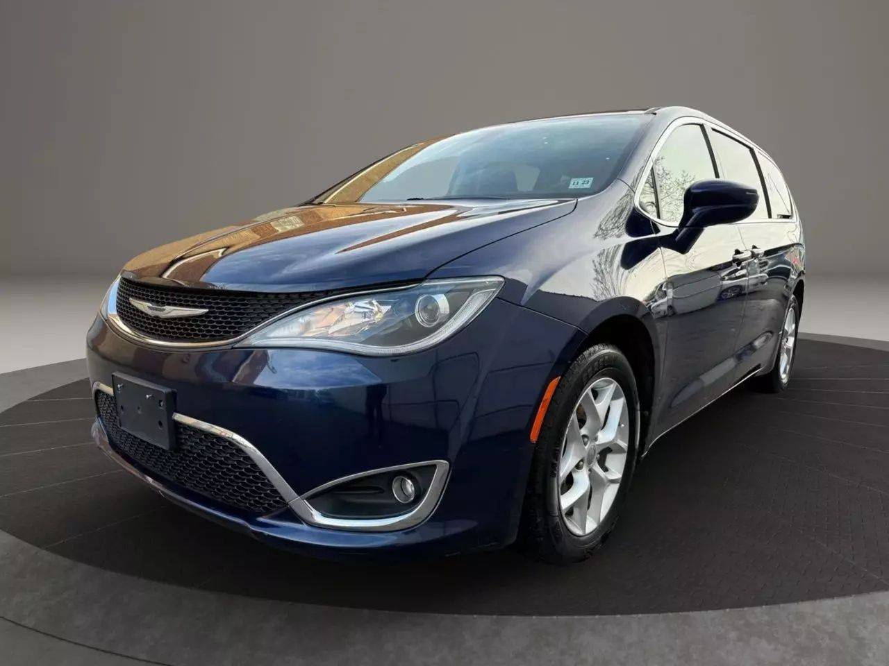 2018 Chrysler Pacifica Touring Plus — Minivan — 112,302 mi — Garfield, NJ