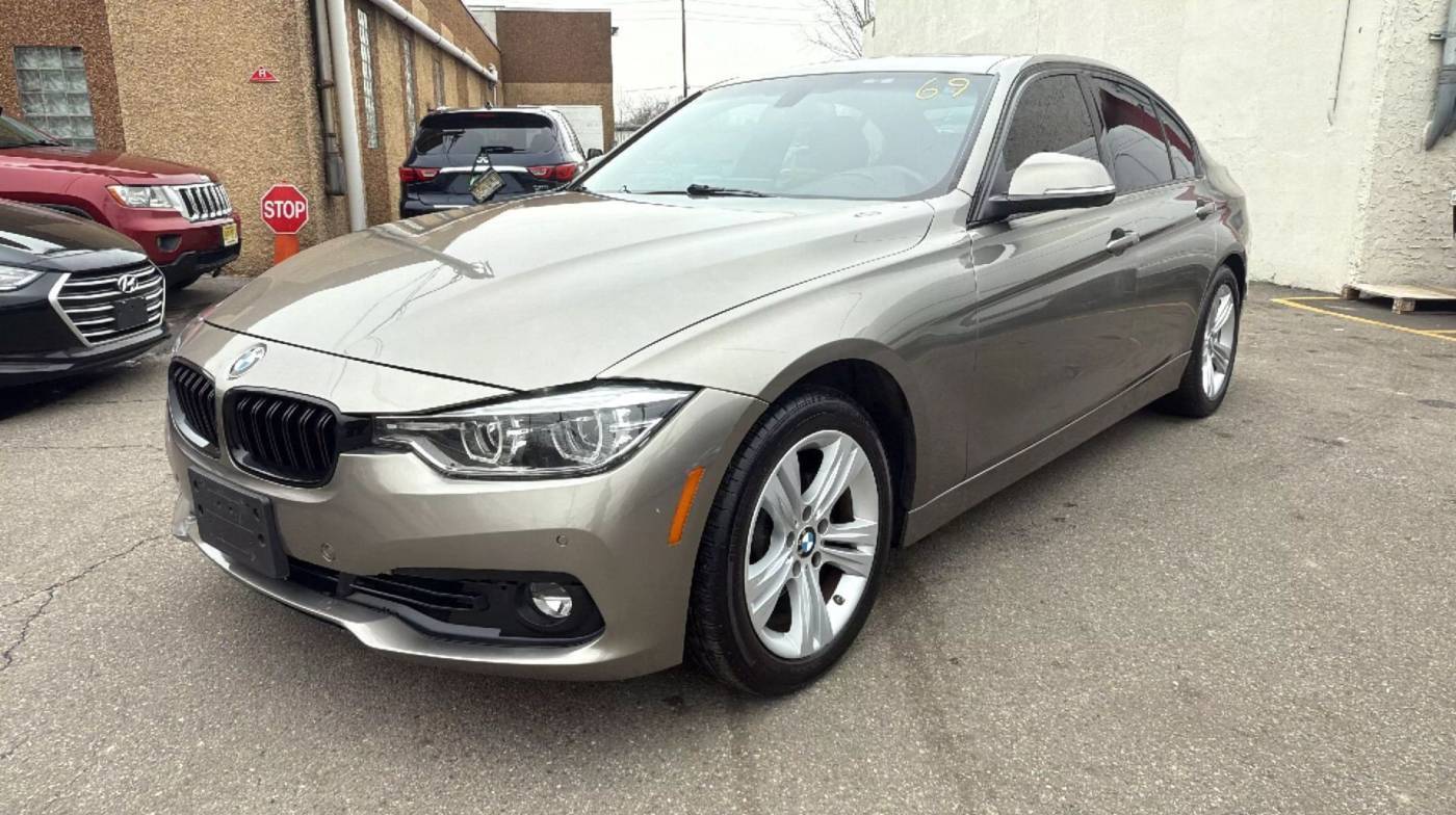 2017 BMW 3 Series 330i — Sedan — 57,222 mi — Garfield, NJ