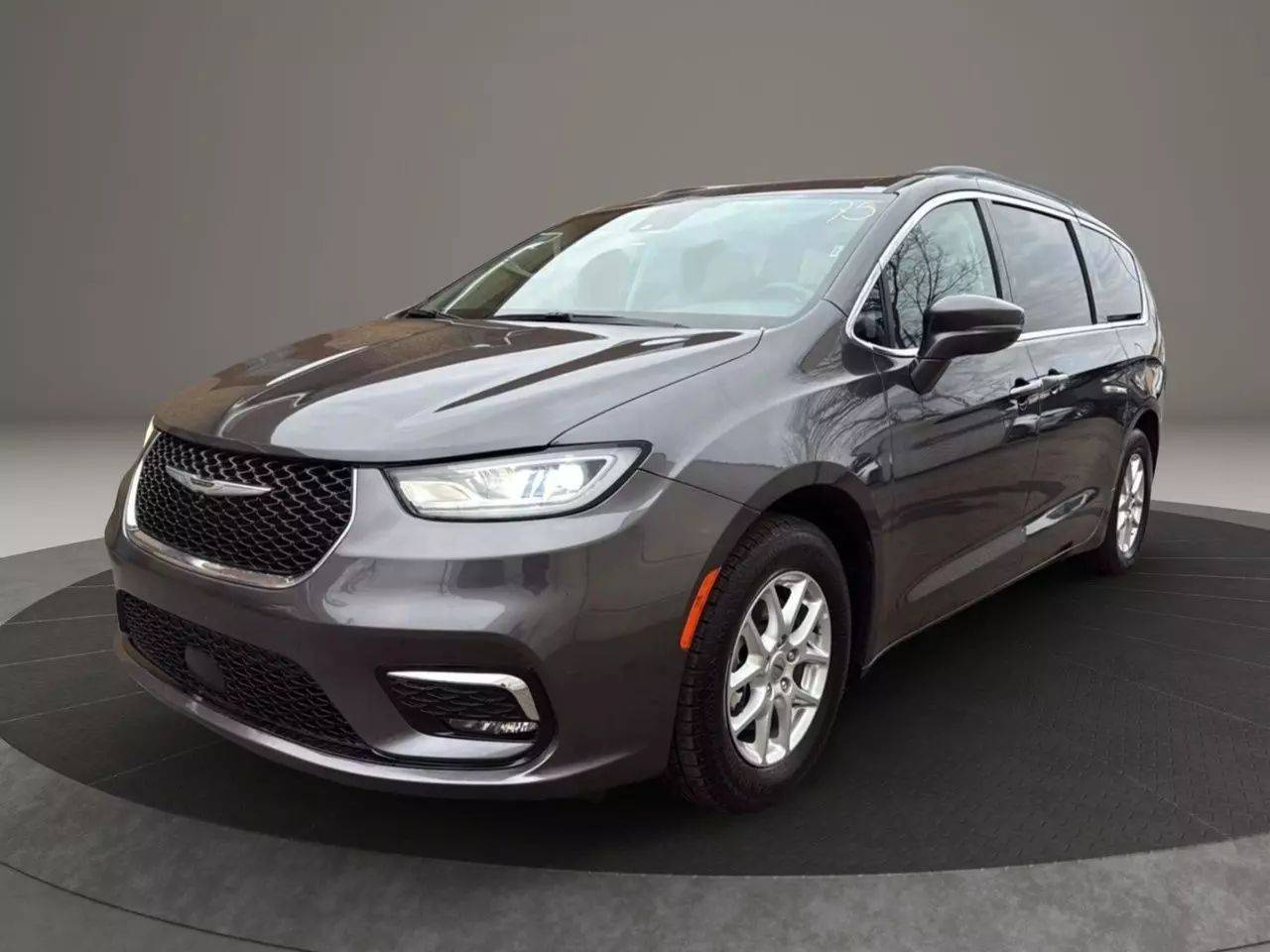 2022 Chrysler Pacifica Touring L — Minivan — 72,859 mi — Garfield, NJ