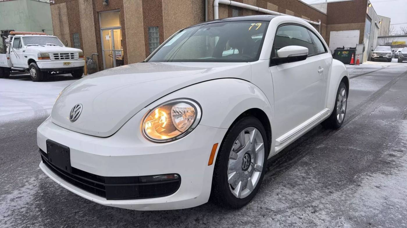2014 Volkswagen Beetle 2.5 — Hatchback — 125,226 mi — Garfield, NJ