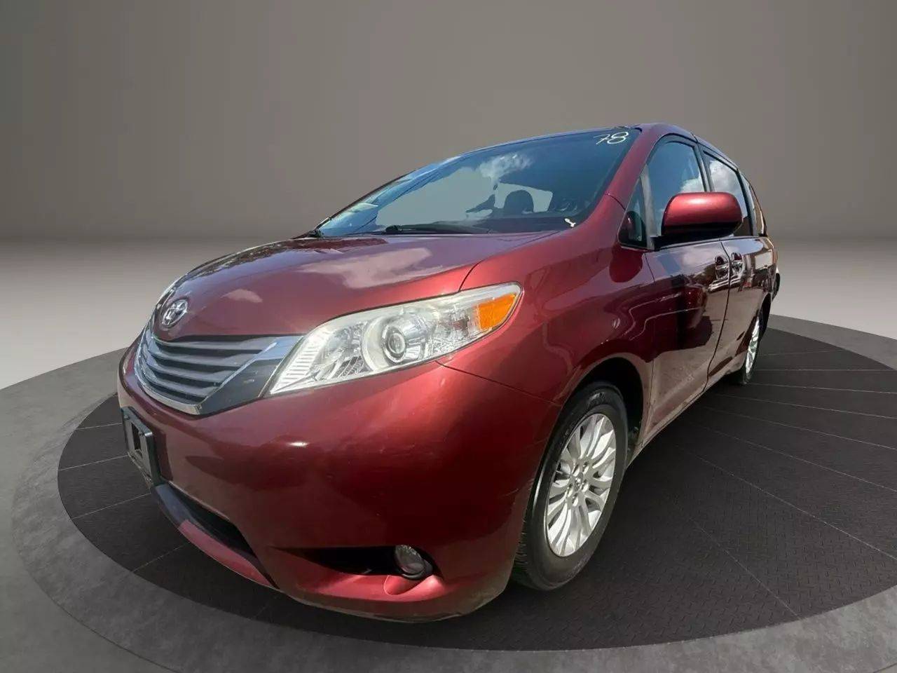 2017 Toyota Sienna XLE — Minivan — 126,480 mi — Garfield, NJ