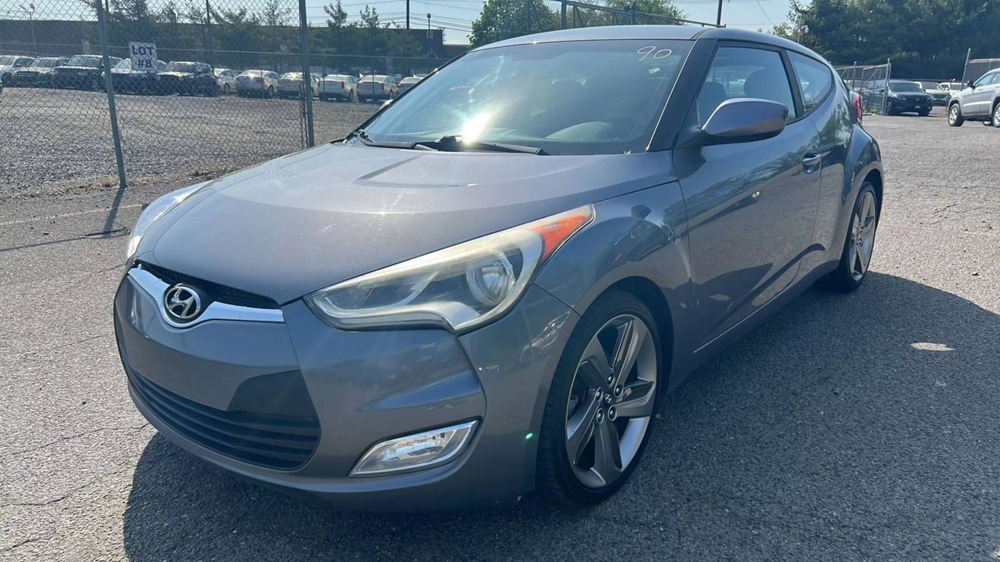 2017 Hyundai Veloster Base — Hatchback — 123,592 mi — Garfield, NJ