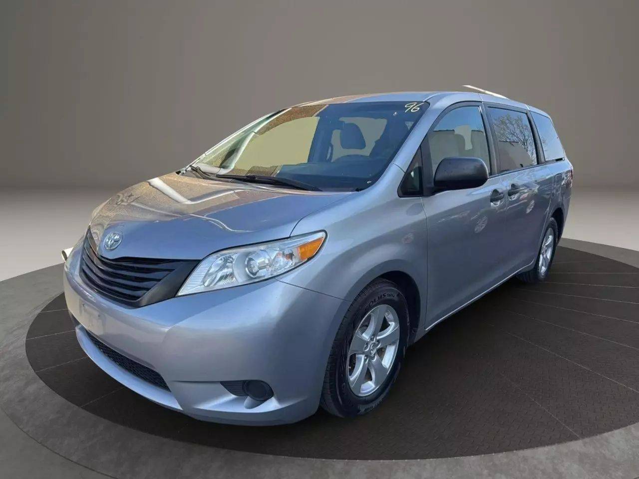 2017 Toyota Sienna L — Minivan — 97,844 mi — Garfield, NJ
